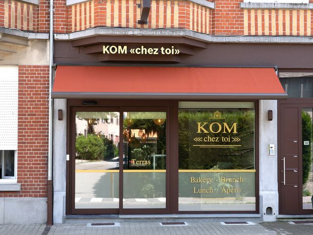 KOM CHEZ TOI 